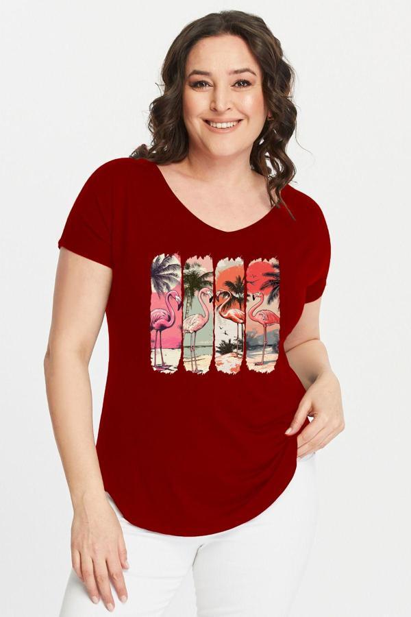Curvy Trend Büyük Beden Flamingo Baskılı Geniş V Yaka Kısa Kol Oval Yırtmaç Bluz - Image 1