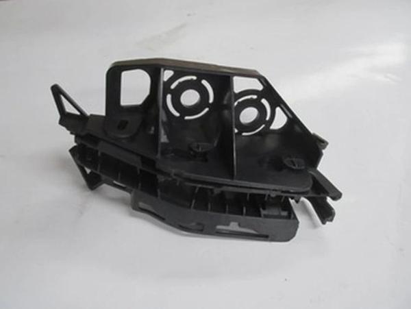 2011-2013 Peugeot 308 Ön Tampon Braketi Sağ (Plastik) (Lm) (Adet) (Oem No:7120Pw) - Image 1