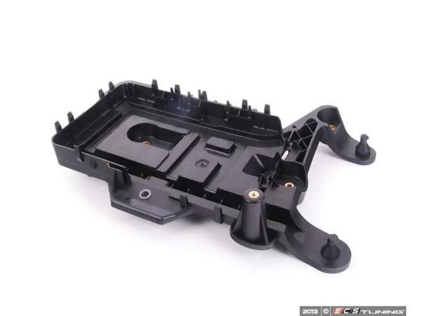 Vw Golf5-Golf6-Golf7-Jetta-Passat-Caddy 2004- Akü Sehpası Akü Alt Braketi (Oem No:1K0915333H) - Image 1