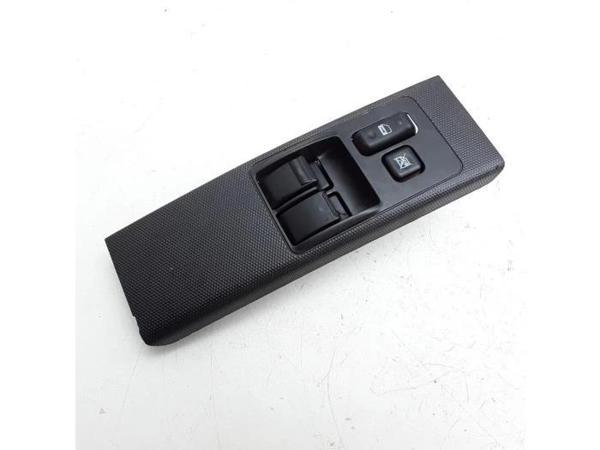 Düğme Cam Açma Yarıs  99Sonrası Ön Sol (İki Cam) (Oem No: 84820-0D040) - Image 1