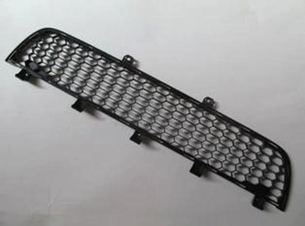 Mıtsubıshı L200- Pıck Up- 10/13; Ön Tampon Panjuru Orta (Çift Kabin)(Fpı) (Oem No: 6402A182T) - Image 1