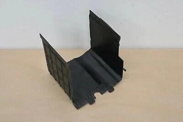 Akü Sehpası Akü Yan Plastiği Sol Vw Golf5-Golf6-Golf7-Jetta-Passat-Caddynan2004- (Oem No: 1K0915335B - Image 1