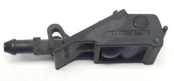 2001-2005 Volkswagen Passat B5 Ön Cam Su Fiskiye Memesi Oem No: 6E0955985A - Image 1