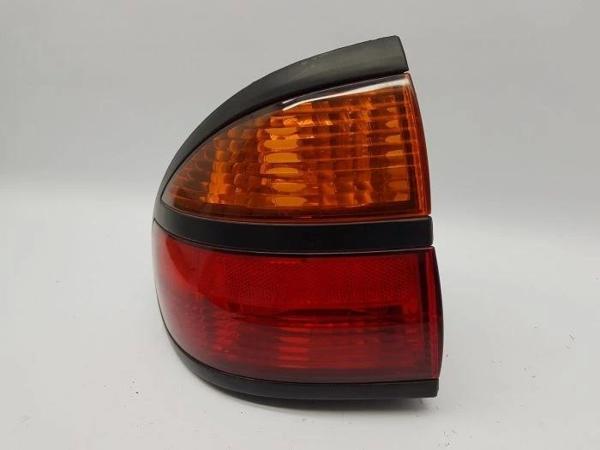 Stop Lambası Sol Sarı Renault Laguna Iı Bm 99- (Oem No: 7700420122) - Image 1