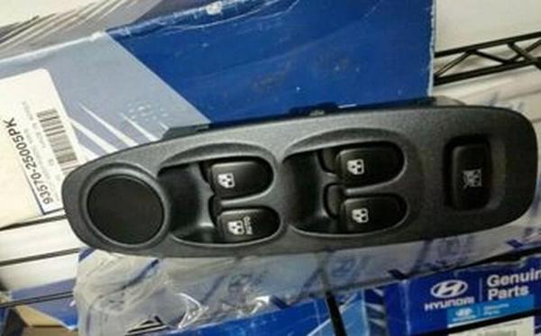 Cam Açma Anahtarı Ön Sol Accent 2003-2005 (Admira) (Adet) (Oem No:9357025005Pk) - Image 1