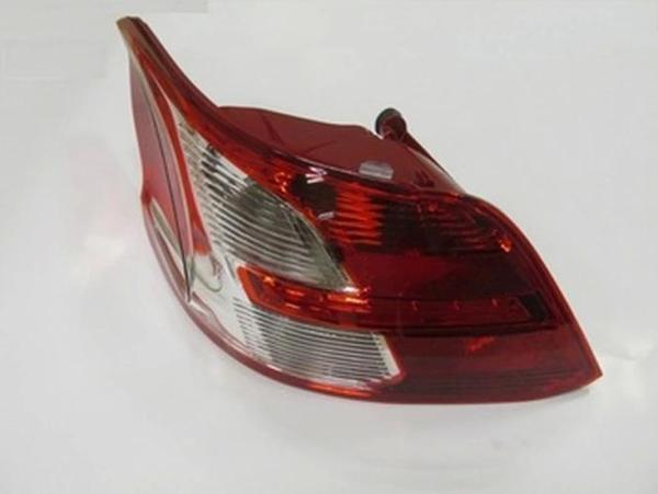2013-2016 Peugeot 301 Stop Lambası Sol Kırmızı-Beyaz (Pleksan) (Adet) (Oem No:9674807880) - Image 1