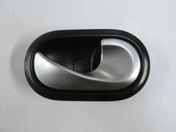 Mercedes Cıtan- W415- 12/13; Ön Kapı İç Açma Kolu Sağ Siyah (Elceği Gümüş Gri) (Oem No: 8200735218) - Image 1