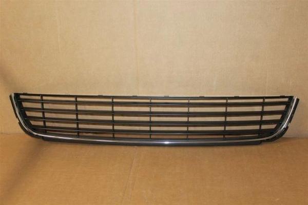 Tampon Izgarası Golf6 09-13 (Nikelajlı ) Orta (Oem No: 5K0853671Ryp) - Image 1