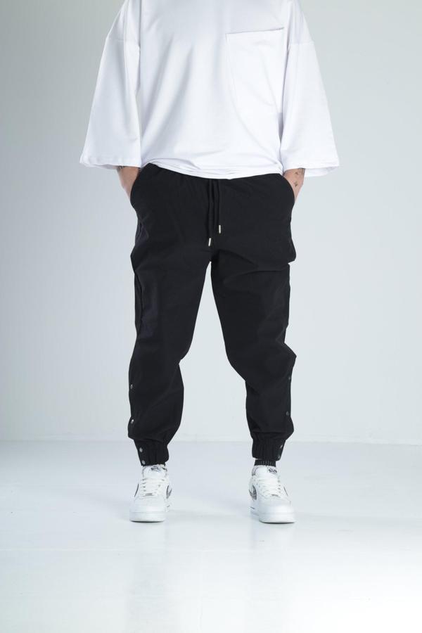 Paça Detaylı Siyah Paraşüt Jogger - Image 1