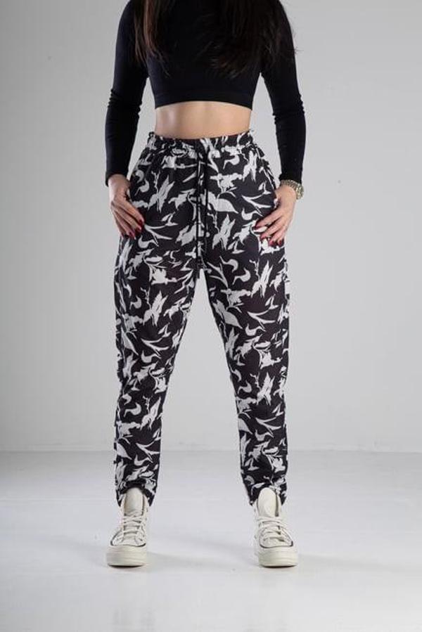 Yaprak Desenli Jogger Pantolon - Image 1