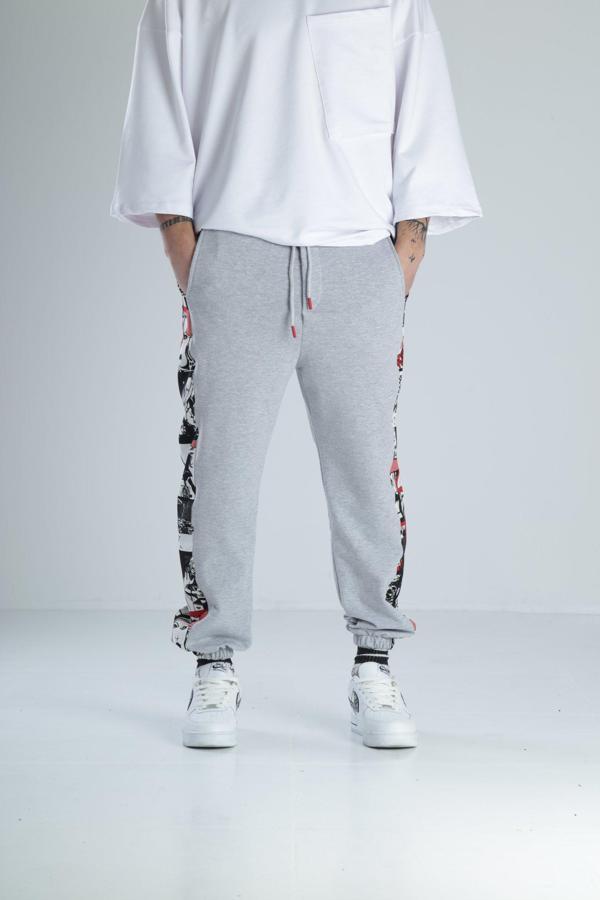 Çizgi Roman Detaylı Gri Jogger Pantolon - Image 1