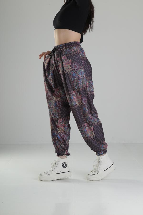 Çiçek Desenli Jogger Pantolon - Image 1