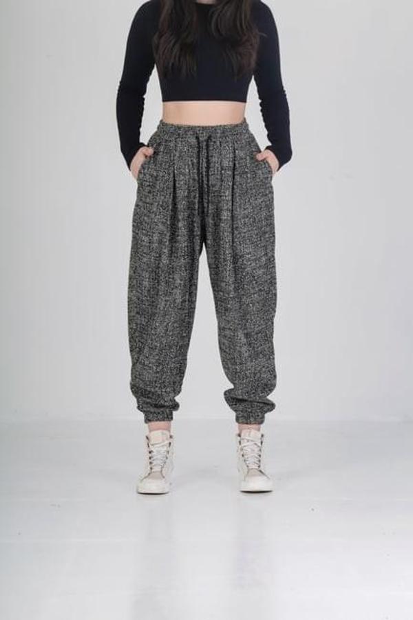 Nokta Desenli Pileli Jogger Pantolon - Image 1