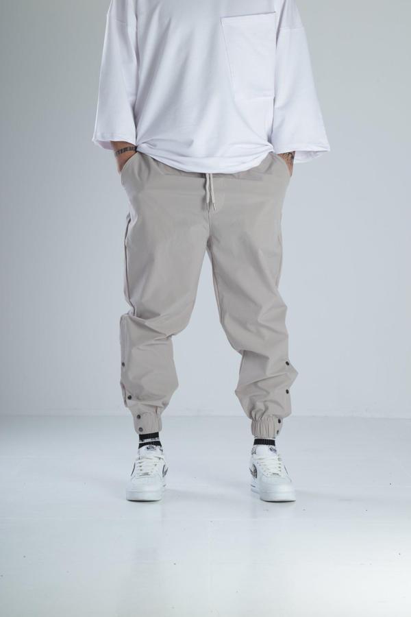 Paça Detaylı Bej Jogger Pantolon - Image 1