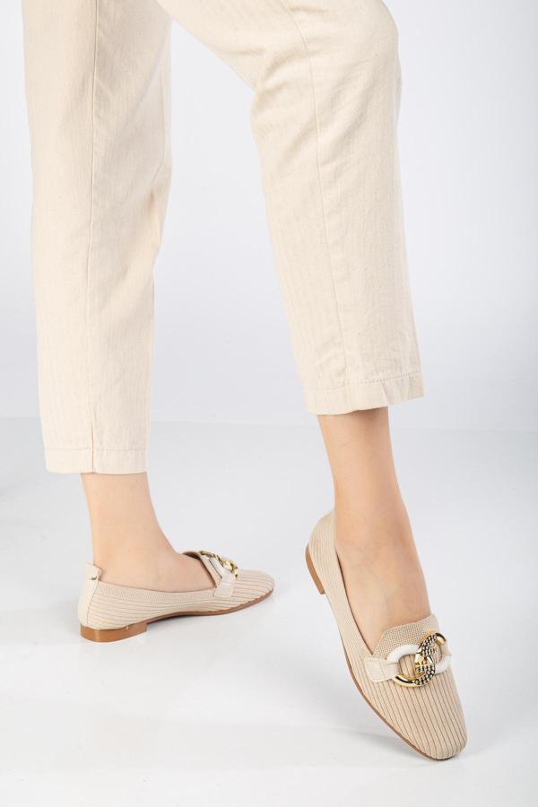 Tonny Black Kadın Bej Önü Toka Detaylı Triko Babet - Image 1