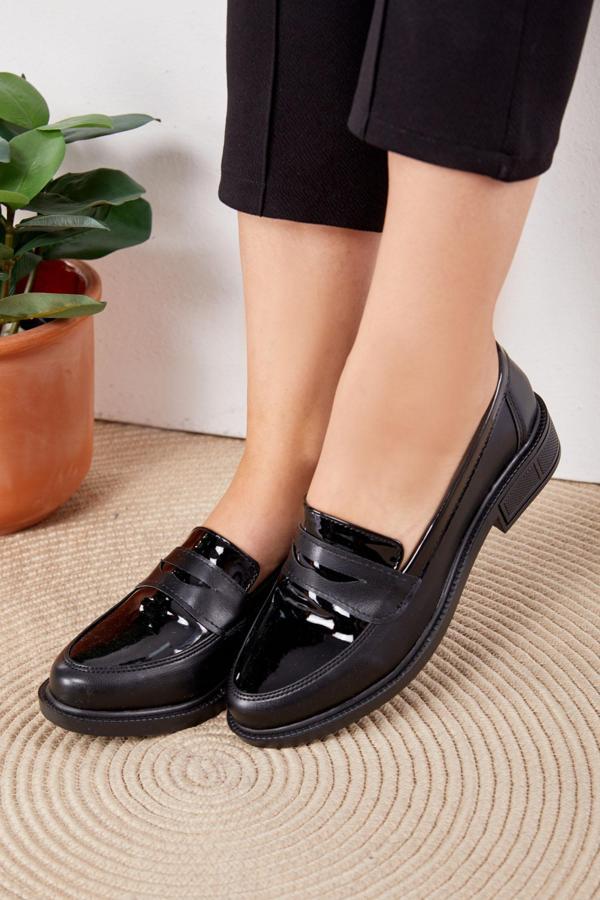 Kadın Parlak Siyah Rugan Ayakkabı - 26360 - Image 1