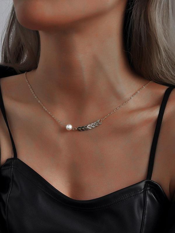 Gümüş Renk Kılçık Ve İncili  Şık Boyun Ve Sırt Kolyesi gümüşKaplama - 2107 - Image 1