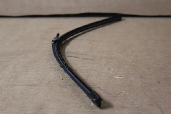 Sılecek Süpürgesı Ön Takım Swf ( 650 / 650 Mm ) (Muz Tıp) Vw Leon Bm 05-13 (Oem No: 1P0955426B) - Image 1