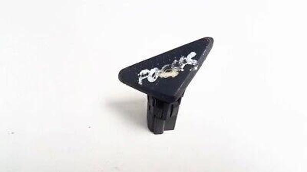 Ford Focus 1998-2005 Bagaj Açma Düğmesi  (Oem No:98Ag19B514Ae) - Image 1