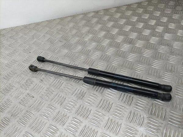 Bagaj Amortısörü Sag/Sol Kore Pro Ceed Hb/Van Benzın-Dızel 2012- (Oem No: 81770A2700) - Image 1
