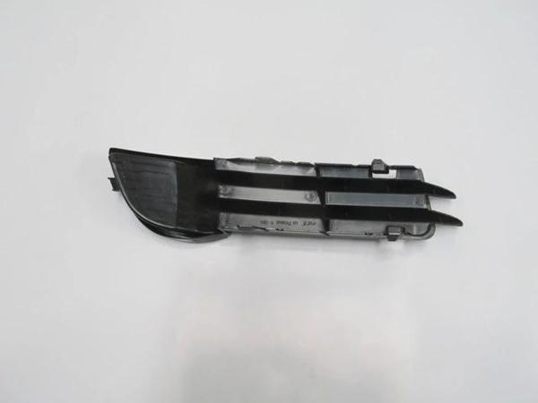 Audi  A3  2005-2008  Sis Lamba Kapağı Sol Sis Deliksiz Siyah (Tw) (Oem No:8P4807681A) - Image 1