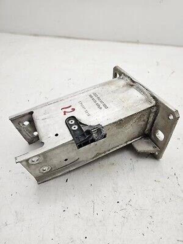 Tampon Destek Demiri A4 / A5  2008 2015 Ön Sol (Oem No:8K0807133D) - Image 1