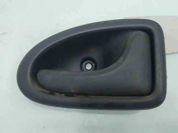 Renault Megane 1996- Kapı İç Açma Kolu Sağ Sıyah (Oem No:8200028995) - Image 1