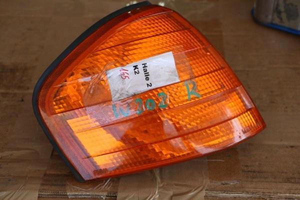 Sinyal Lambası Sağ Sarı Mercedes W202 Bm 93-00 (Oem No: A2028260643) - Image 1