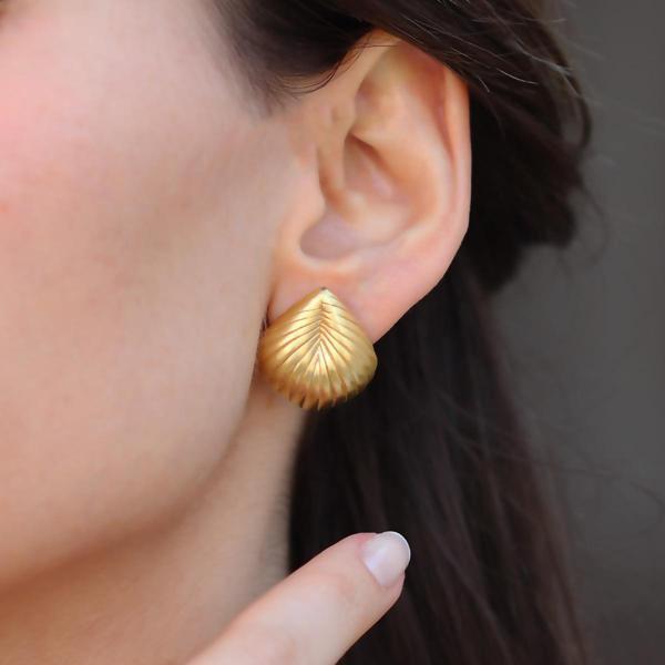 Damla Çizgili Gold Bombeli Gümüş Küpe - Image 1