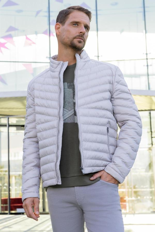  Erkek Beyaz Su İtici Rüzgar Geçirmez Dynamic Fit Rahat Kesim Şişme Mont - Image 1