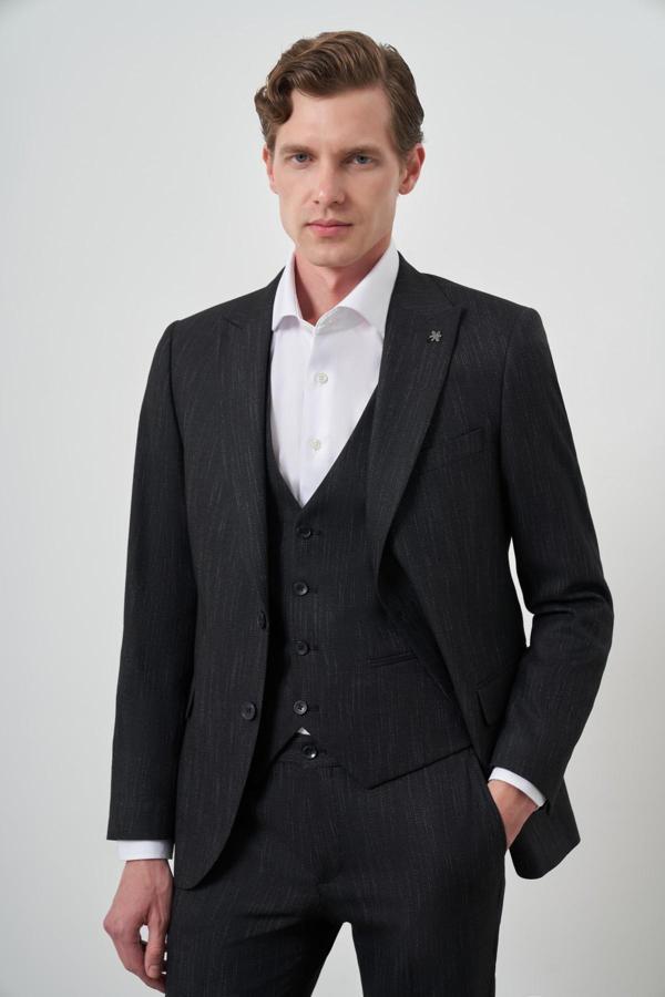  Erkek Siyah Trend Yelekli Slim Fit  Sivri Yaka Takım Elbise - Image 1