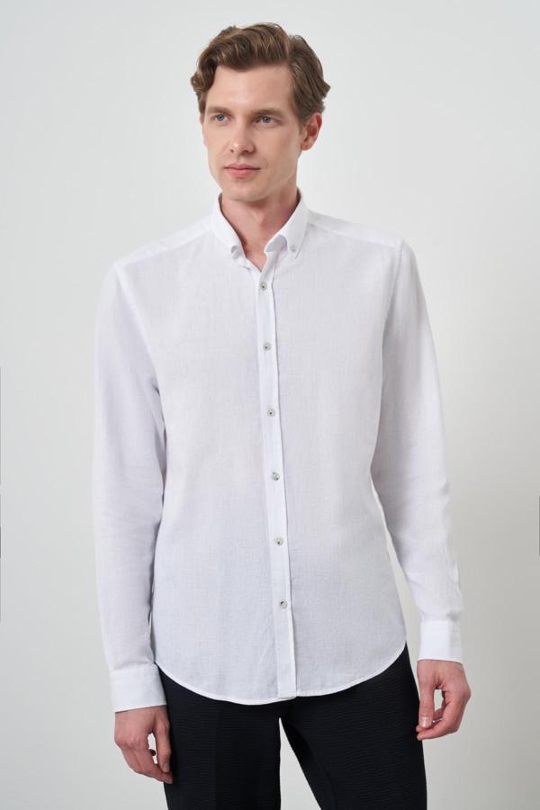 Erkek Beyaz Keten Trend Dynamic Fit Düğmeli Yaka Gömlek - Image 1