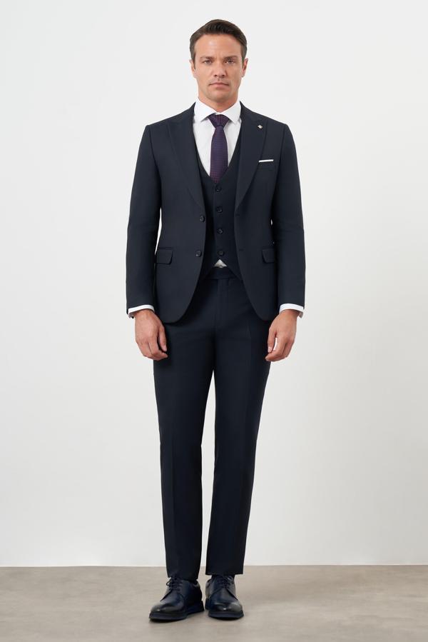 Erkek Lacivert Poliviskon Basic Yelekli Jakar Desen Slim Fit Sivri Yaka Takım Elbise - Image 1