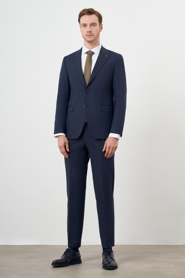  Erkek Lacivert Yünlü Platinium 8-Drop Slim Fit Sivri Yaka Takım Elbise - Image 1