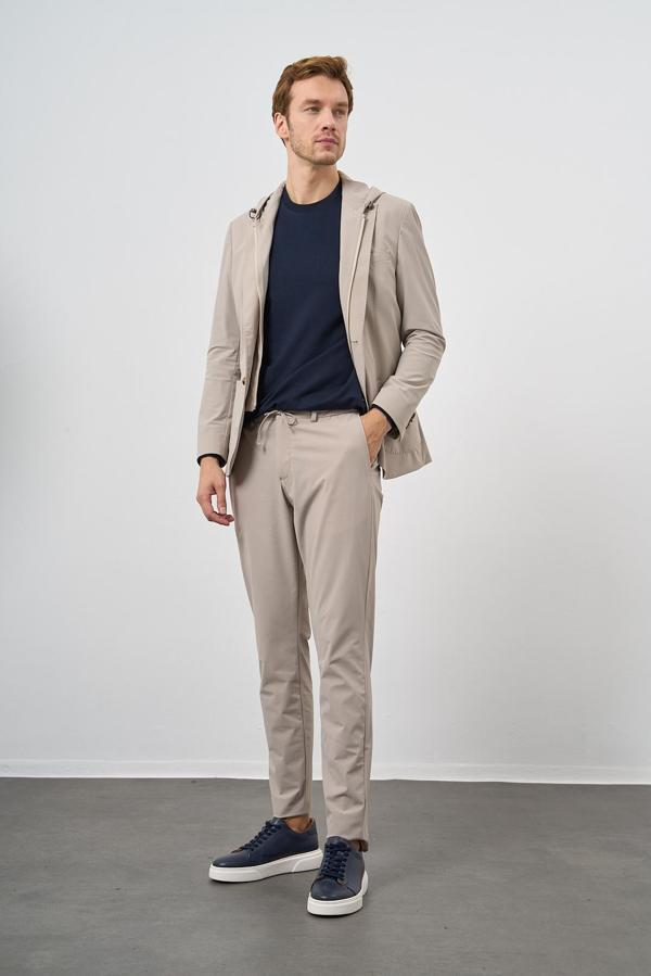  Erkek Bej Polyamide Torba Cep Kapüşonlu Slim Fit Mono Yaka Spor Takım Elbise - Image 1