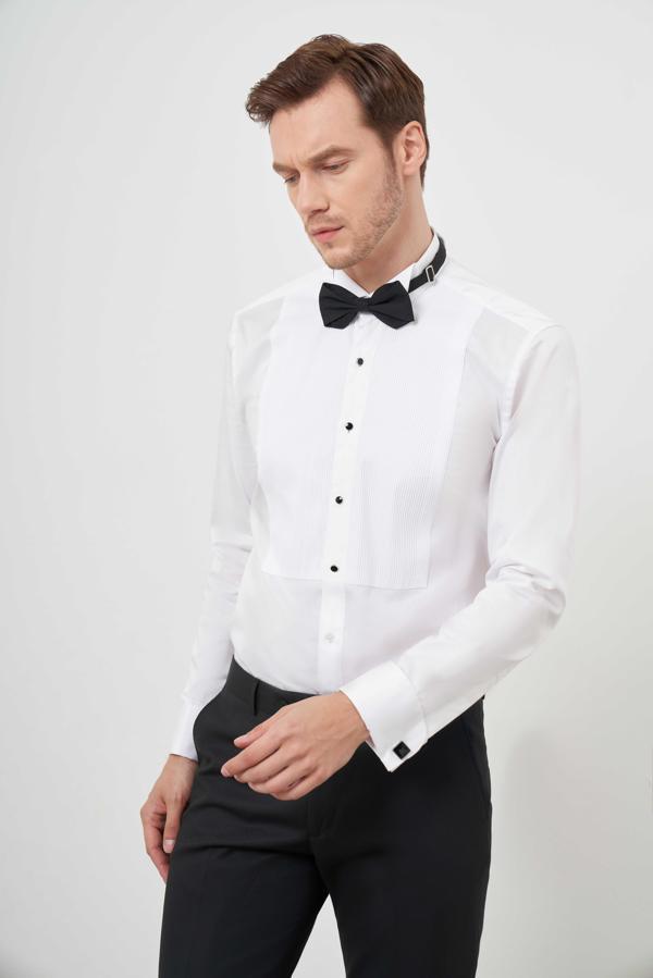  Erkek Beyaz Piliseli Ata Yaka Slim Fit Gömlek - Image 1