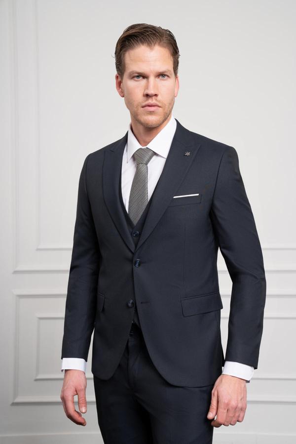  Erkek Lacivert Trend Yelekli Slim Fit Dar Kesim Sivri Yaka Takım Elbise - Image 1