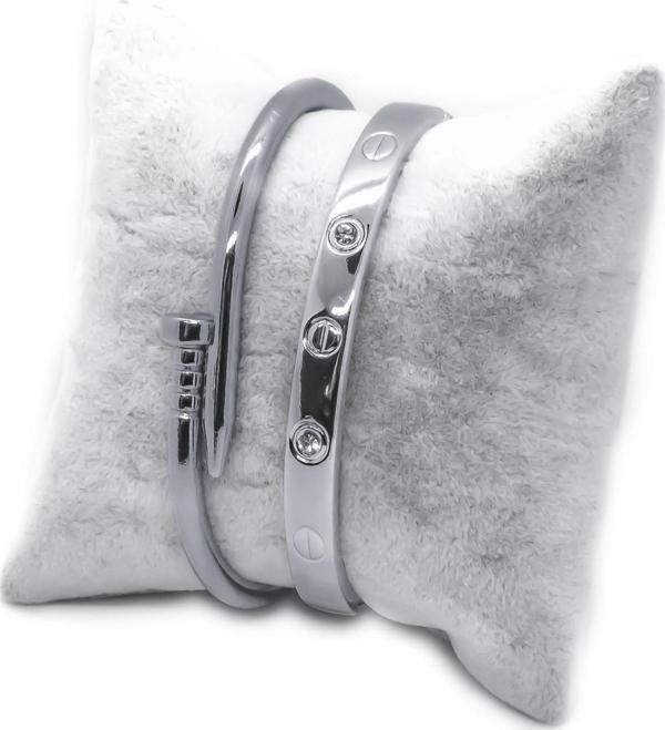 Gümüş Renk Çivi Ve Taşlı Cartier Bileklik Set - 945 - Image 1