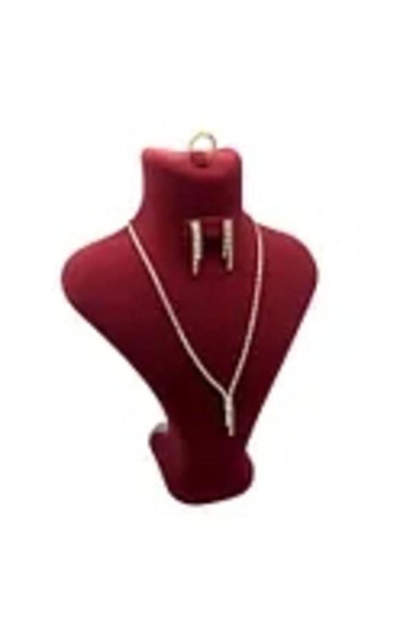 Megass Dekor Londra Model Süet Kumaş Bordo Renk 28/ 22 Cm Takım Kolye-Küpe-Yüzük Sergileme Mankeni - Image 1