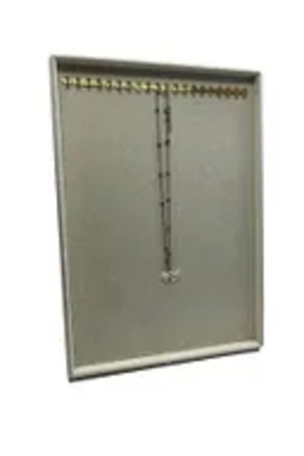 Megass Dekor Yerli Üretim Süet Kumaş Tırnaklı Krem Renk 34/24 Cm Ayaklı Tesbih-Kolye Takı Standi - Image 1