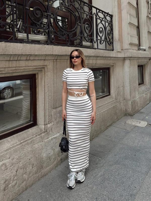 Çizgili etekli takım beyaz s3609 - Image 1