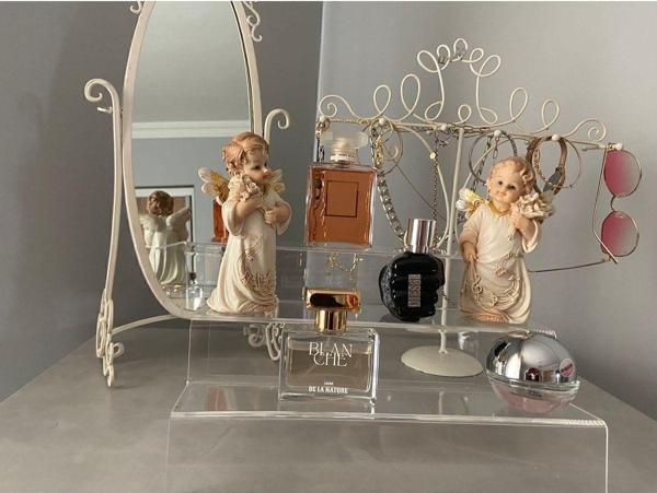 Bubistudios Pleksi Şeffaf Merdiven Sergileme Standı 3 Basamaklı 30 Cm - Image 1