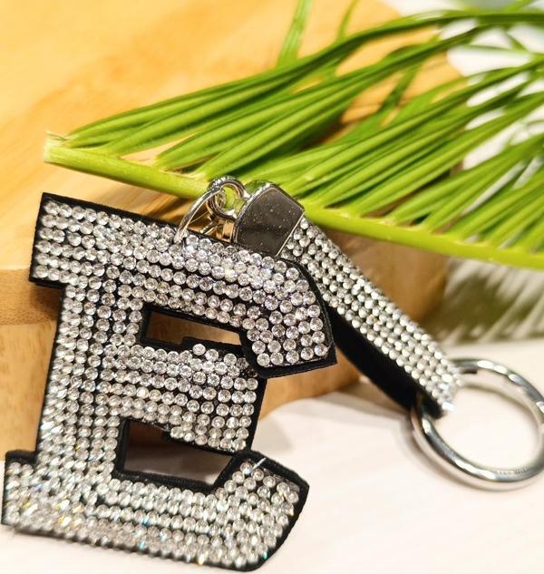 Monalisa Home Lüks Parıltılı E Harfi Anahtarlık - Image 1