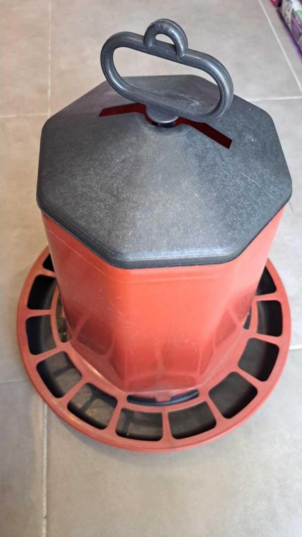 Kalın Plastik Tavuk Yemlik, Civciv ve Tavuk Yemliği 15 kg ( 15 litre hacimli) - Image 1
