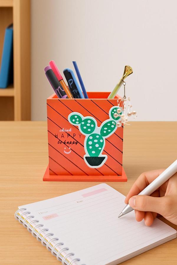 Ahşap Masaüstü Kalemlik Kaktüs Bitki Desenli Turuncu - 1 Adet - Image 1
