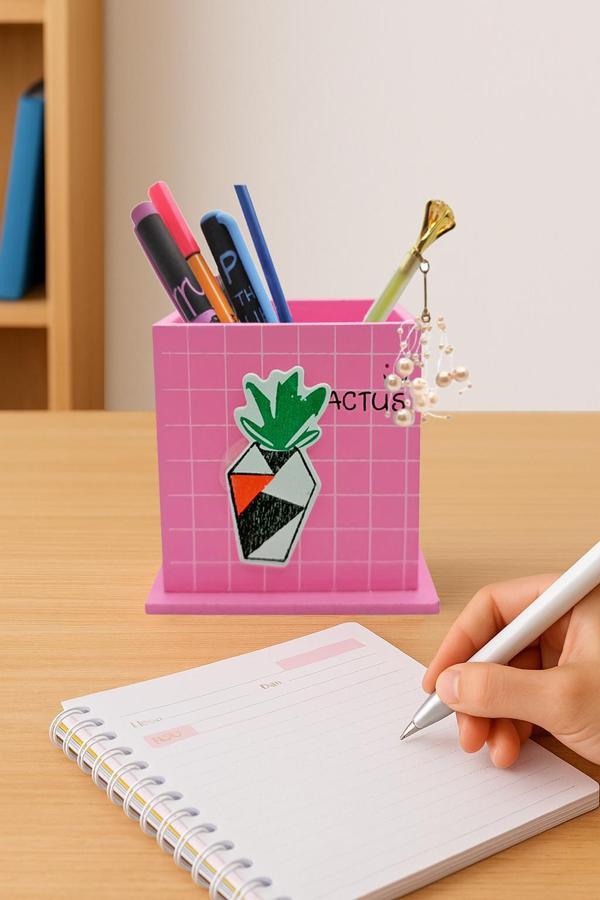 Ahşap Masaüstü Kalemlik Kaktüs Saksılı Desenli Pembe - 1 Adet - Image 1