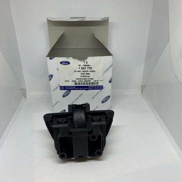 Ford Fiesta 2008  Torpido Kilidi Ve Mandal Siyah  (Oem No:8A61A06104Af38C5) - Image 1