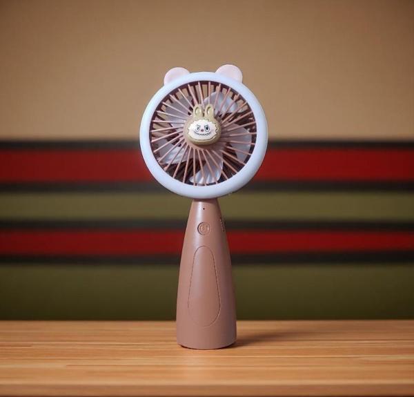 USB TAŞINABİLİR VANTİLATÖR MİNİ FAN CAPYBARA EL VANTİLATÖRÜ IŞIKLI 3 KADEMELİ - Image 1