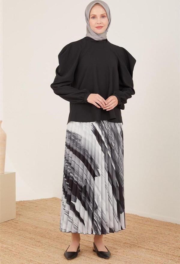 Armine Omuz Dropeli Saten Bluz 23Y3310 Siyah 44 - Image 1