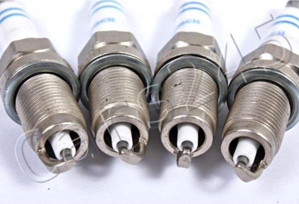 101905601b- 0242235983- Atesleme Bujısı Fr7hc+ (set) Caddy Golf V Jetta Iıı Polo Octavıa Fabıa - Image 1